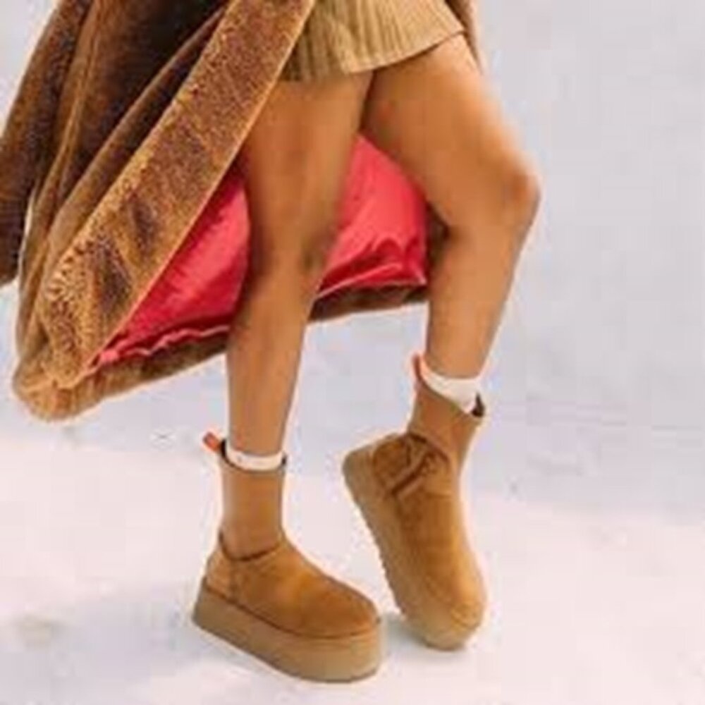 New UGG Australian Women's Chestnut Suede Classic Dipper Boots